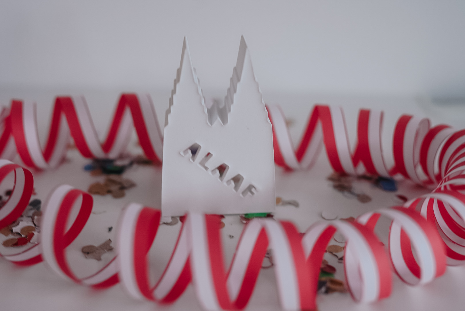 Leuchtender Kölner Dom – Alaaf Edition