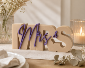 Mrs & Mrs Schriftzug als Hochzeitsgeschenk