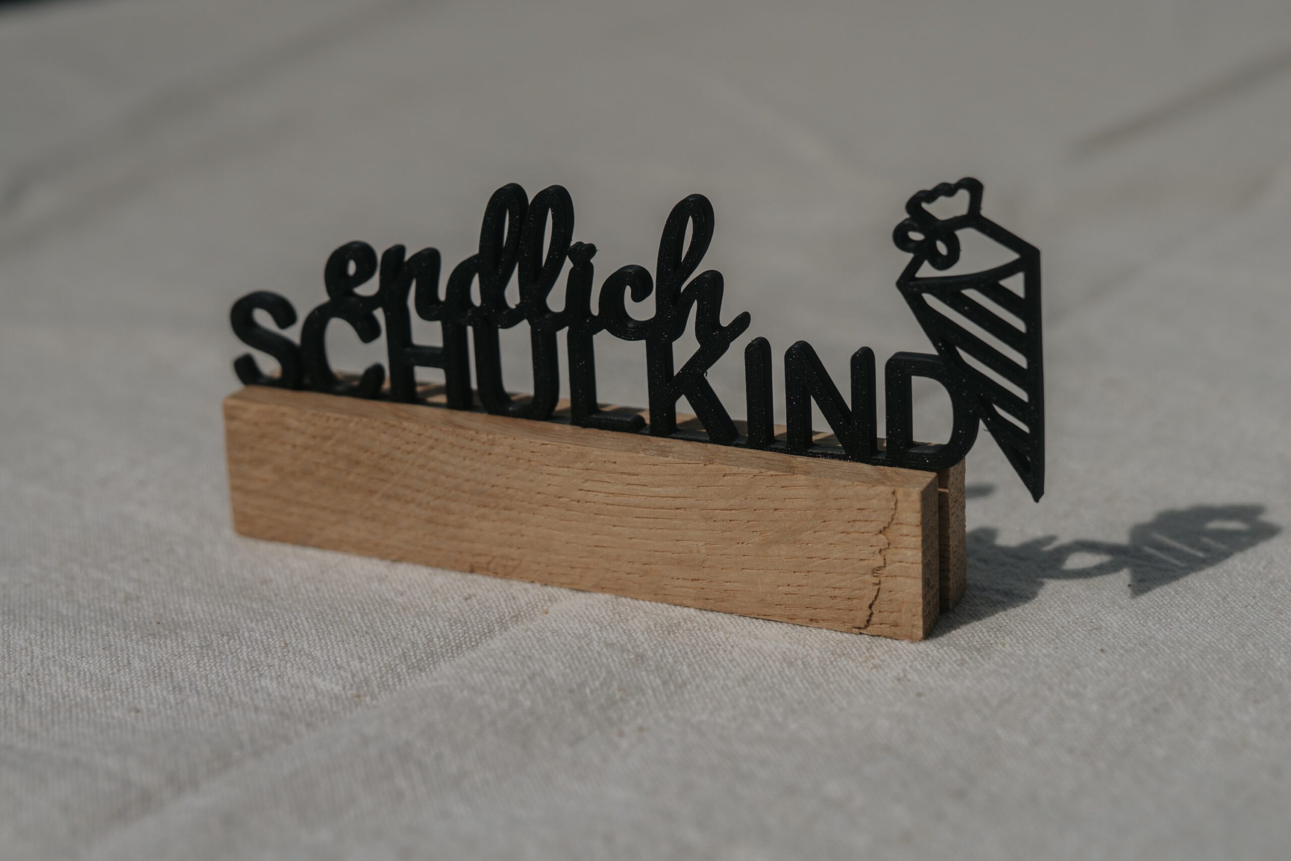 Schulkind Schriftzug mit Holzständer (3D Druck)